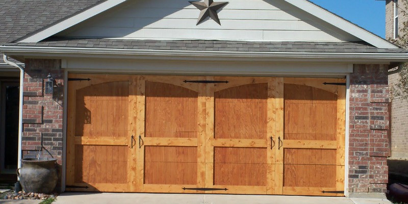 DIY Wooden Garage Door
 Remodelaholic