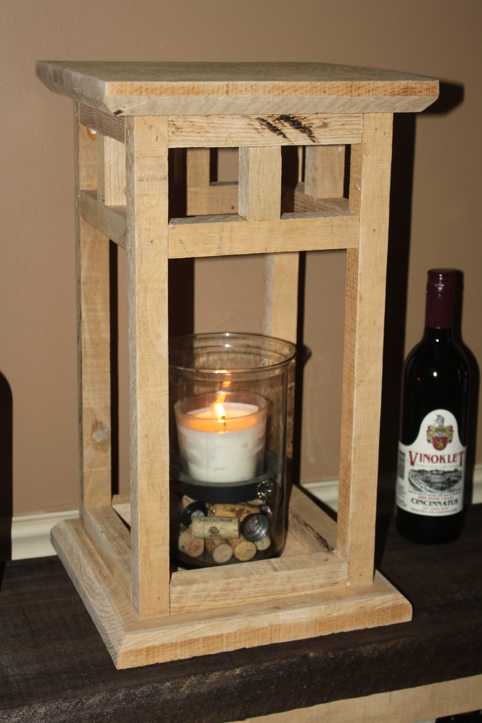 DIY Wooden Lantern
 4 DIY Holiday Gifts You Can Make Free From Pallets