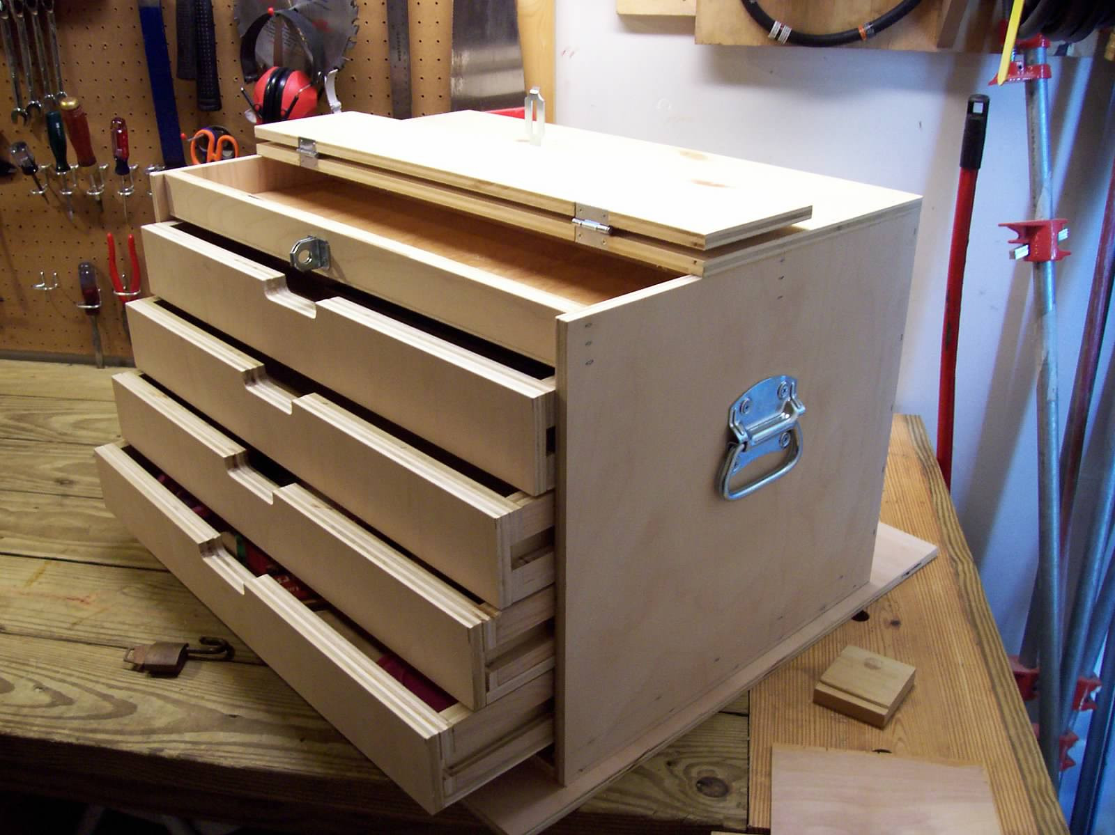 DIY Wooden Toolbox
 How To Make A Wood Tool Box Plans DIY Free Download