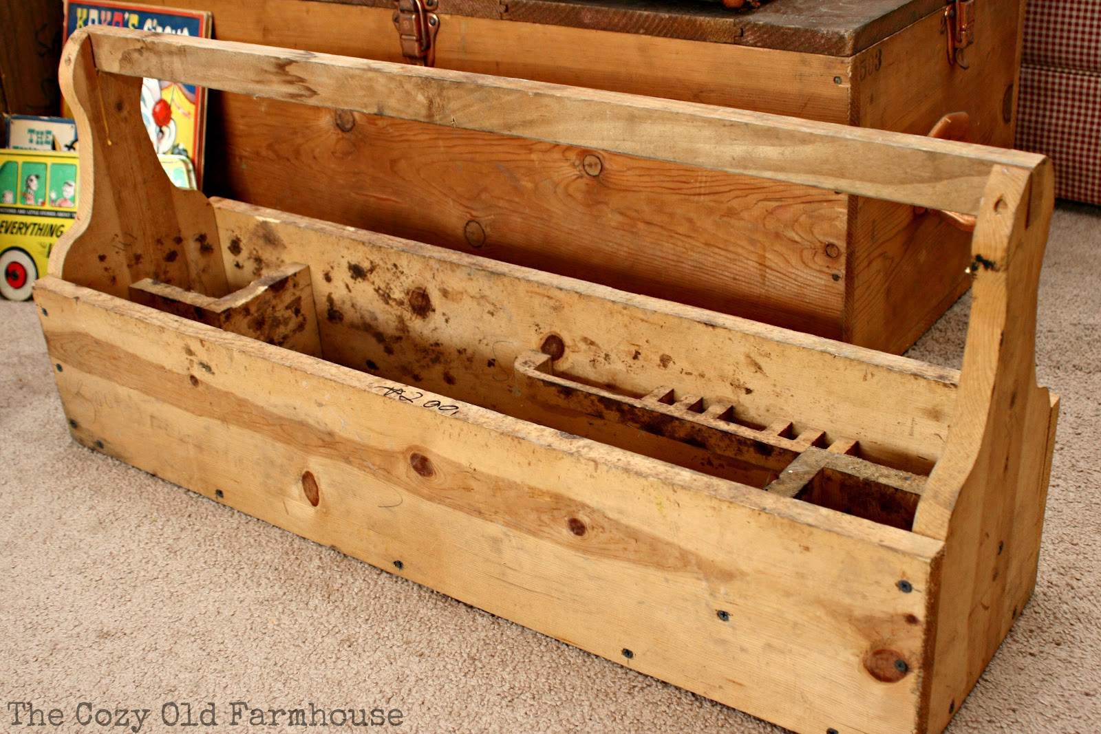 DIY Wooden Toolbox
 The Cozy Old "Farmhouse" Fun Friday Finds 4