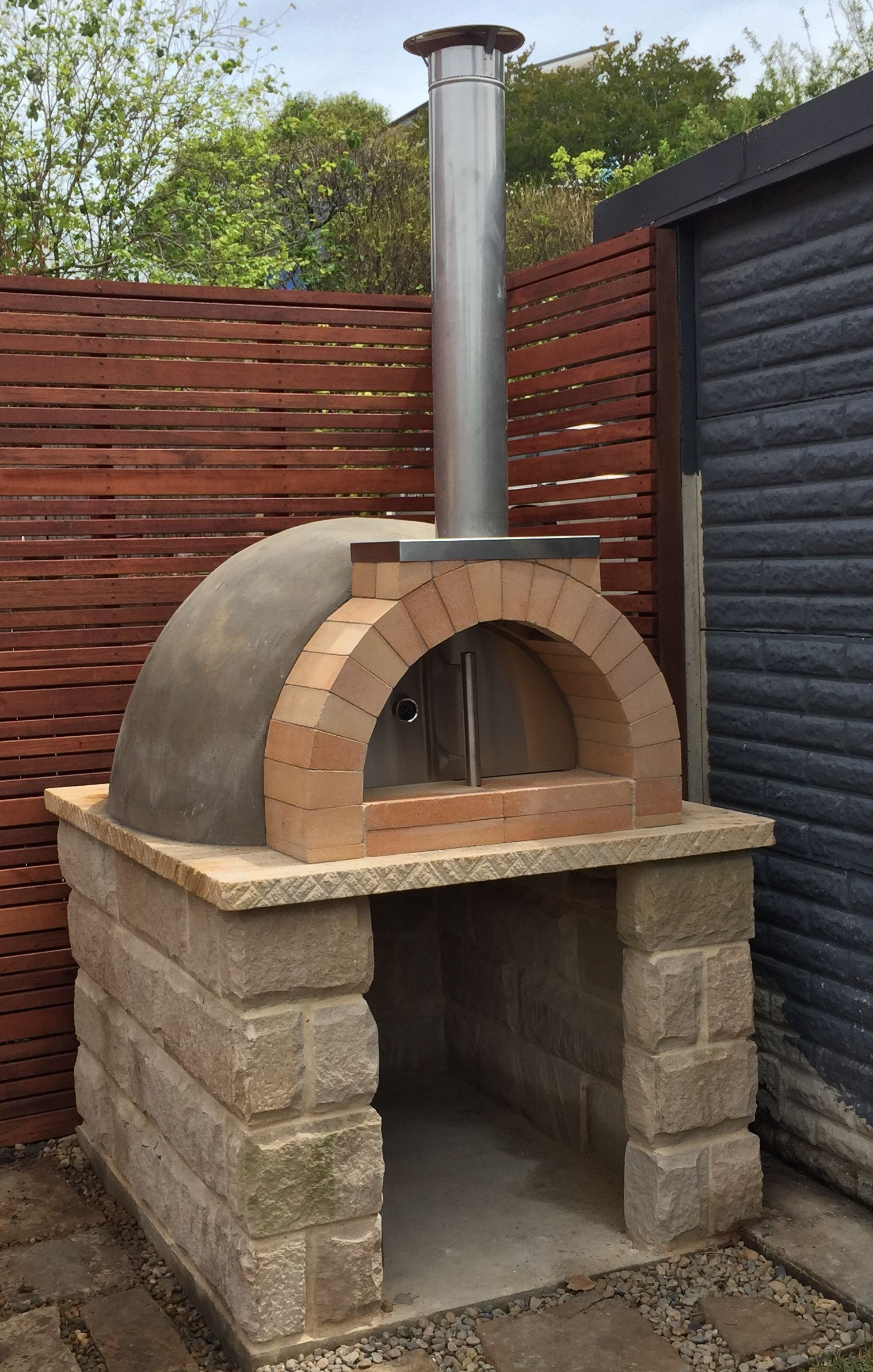 DIY Woodfired Pizza Oven
 Backyard Brick Oven
