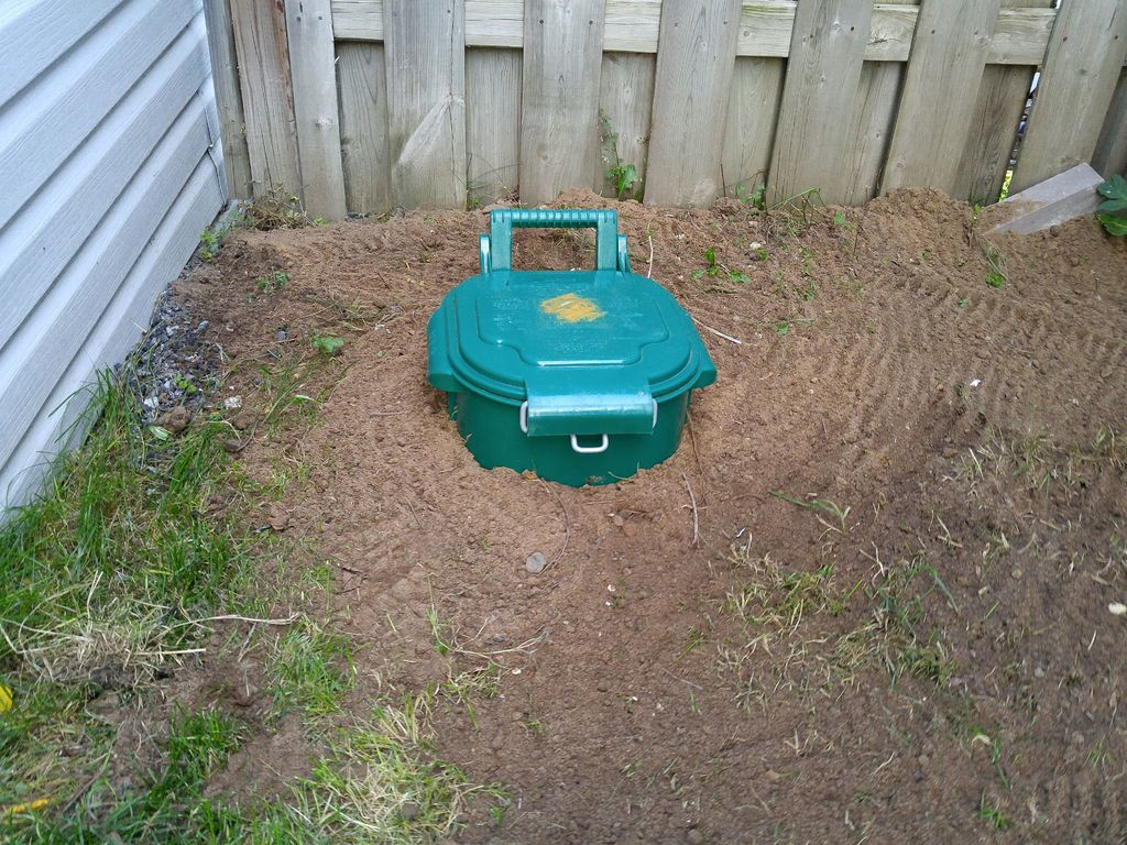 Dog Poop Composter DIY
 Back Yard Dog Poo post Septic Tank 5 Steps with