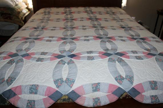 Double Wedding Ring Quilt For Sale
 Vintage Quilt Double wedding ring Hand quilted