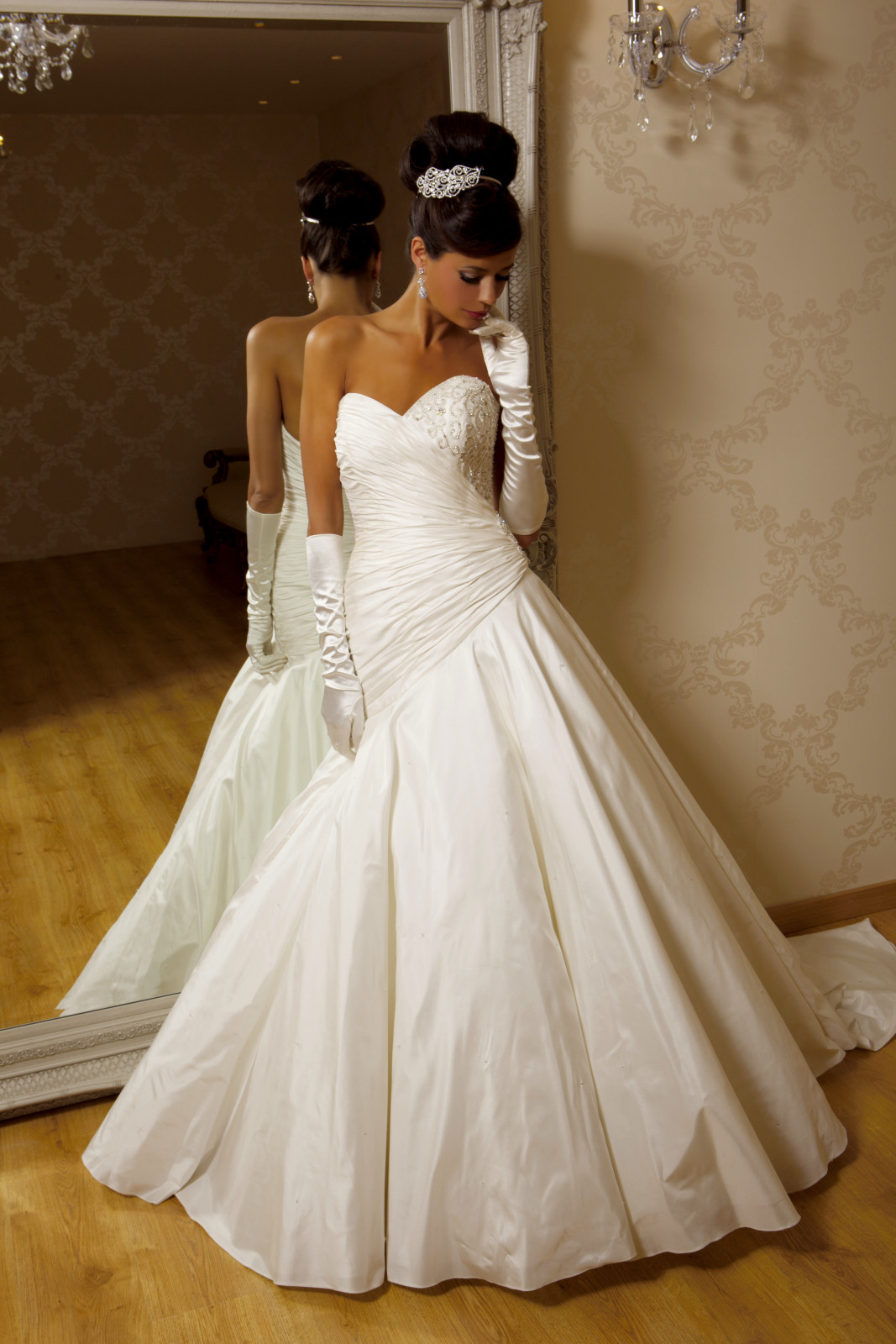 Dream Wedding Dress
 Amira Wedding Dress from Hollywood Dreams