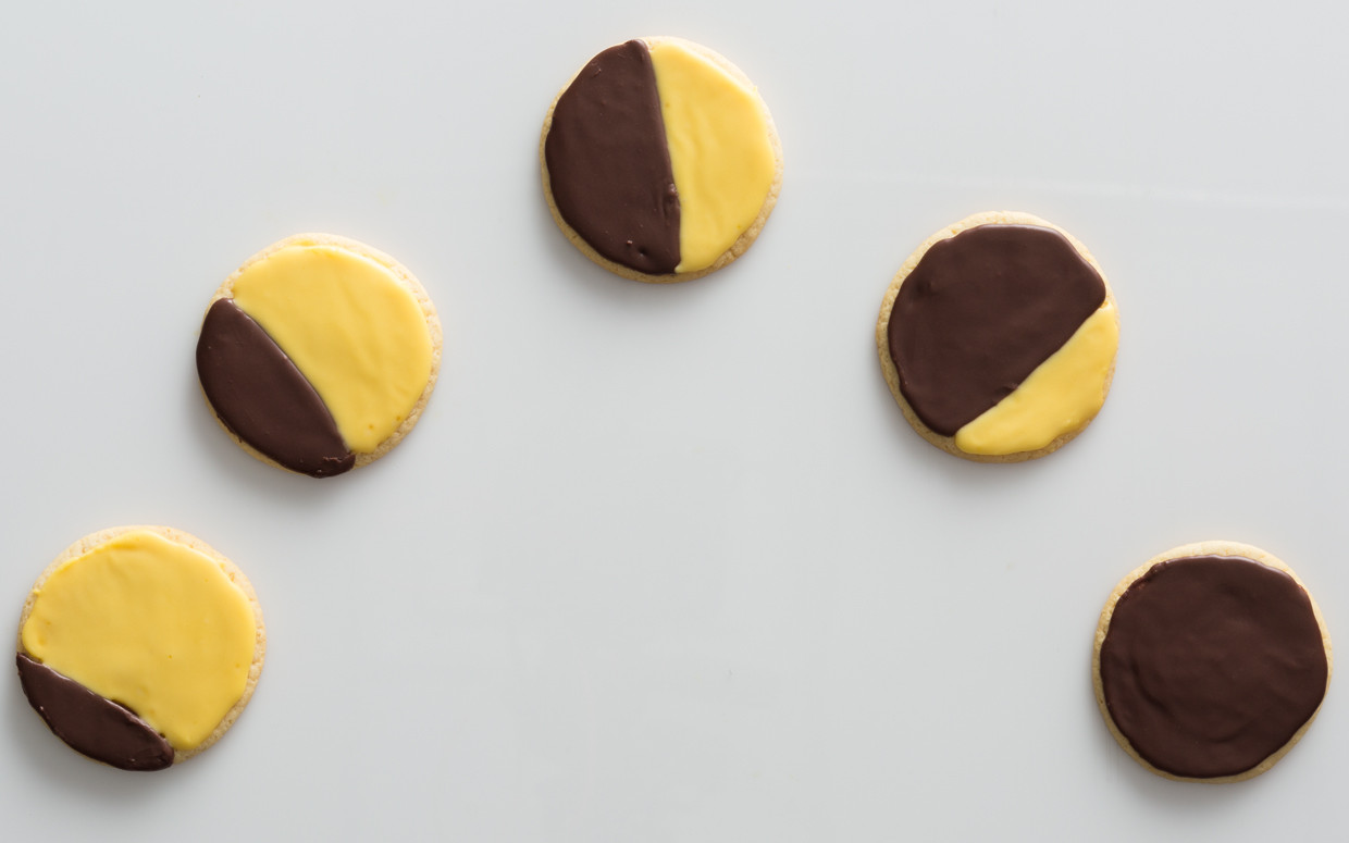 Eclipse Party Food Ideas
 Solar Eclipse Cookies
