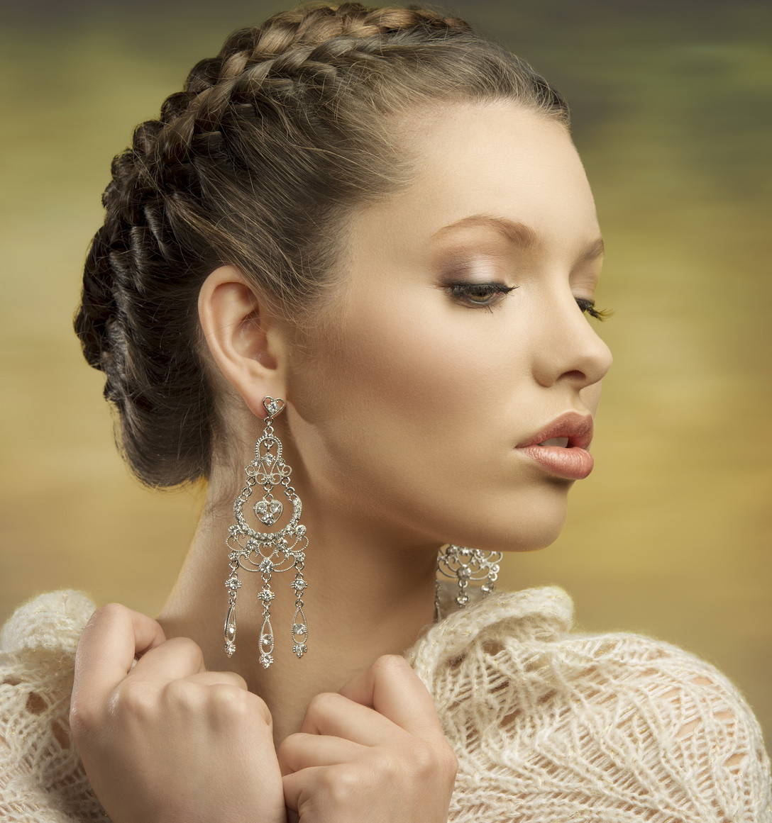 Elegant Updo Hairstyles
 25 elegant hairstyles for all holiday celebrations