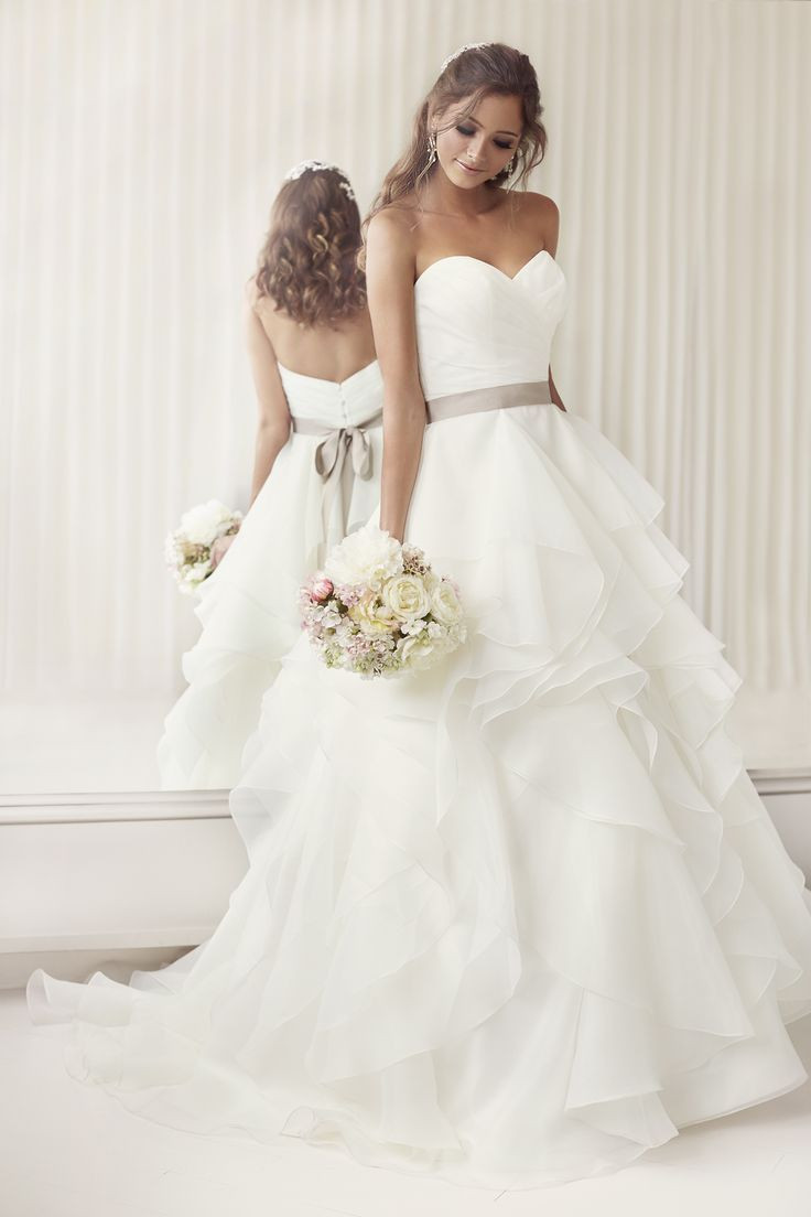 Elegant Wedding Dress
 20 Elegant Simple Wedding Dresses of 2015 BridalTweet