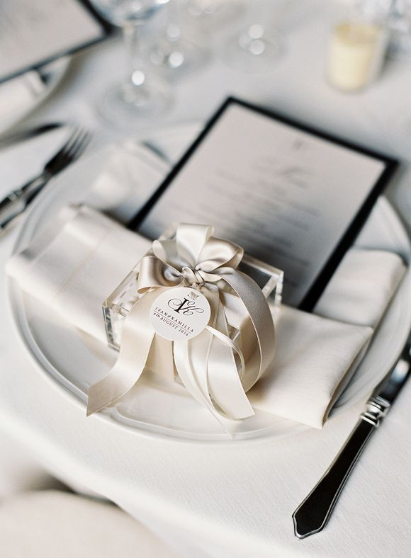 Elegant Wedding Favors
 Best 25 Elegant wedding favors ideas on Pinterest