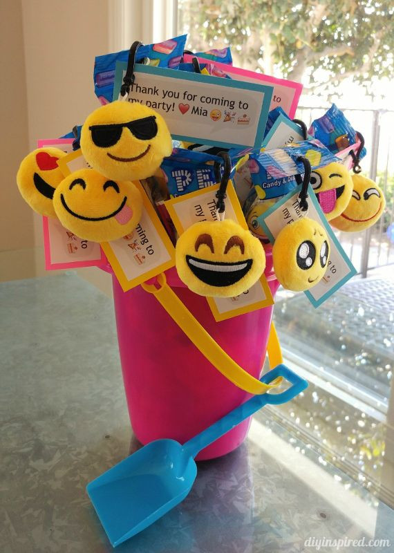 Emoji Pool Party Ideas
 Emoji Party Favors with FREE Printable