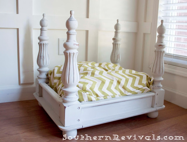 End Table Dog Bed DIY
 19 Wooden Dog Beds To Create For Your Furry Four Legged