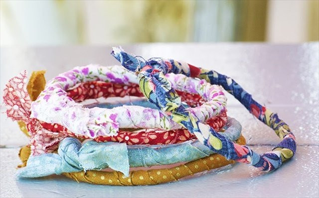 Fabric Anklet
 10 DIY Upcycled Fabric Scraps Ideas