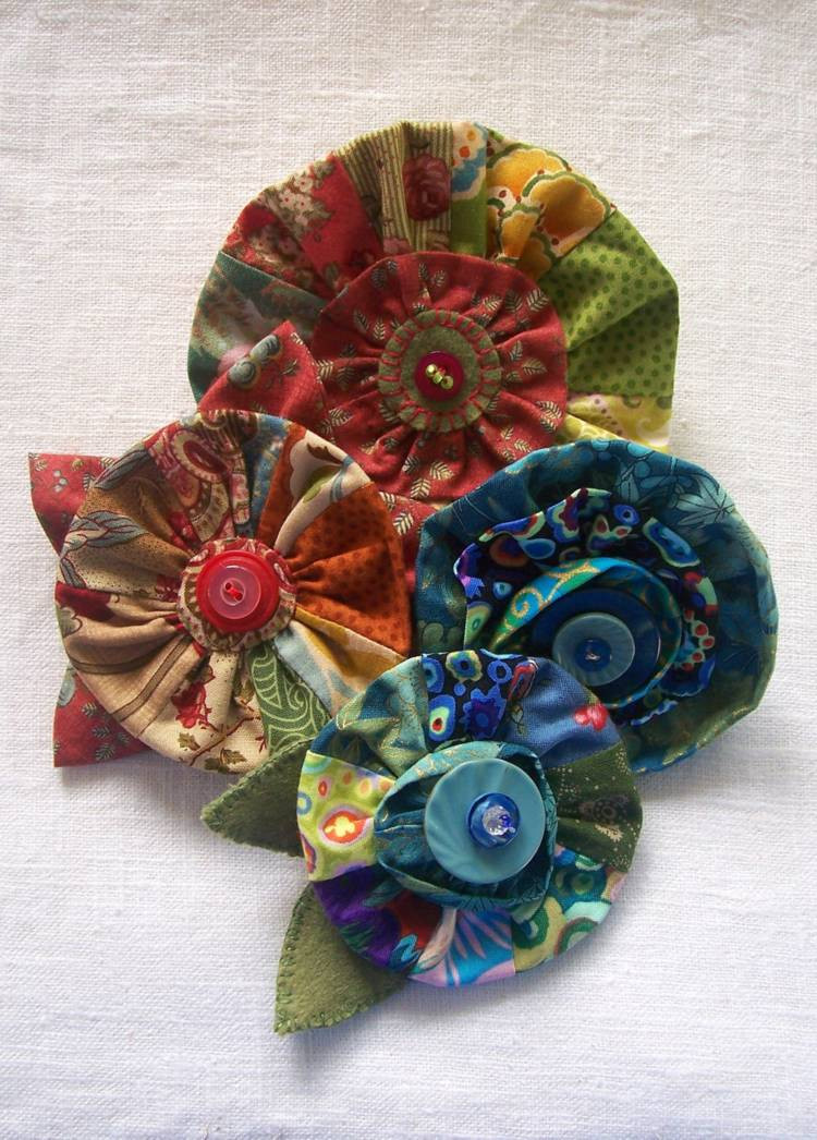 Fabric Brooches
 PDF pattern for four fabric flower brooches