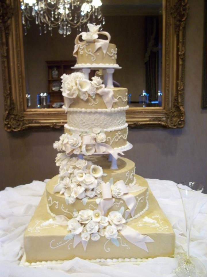 Fabulous Wedding Cakes
 Spectacular Spring Flavors for a Fabulous Wedding Cake