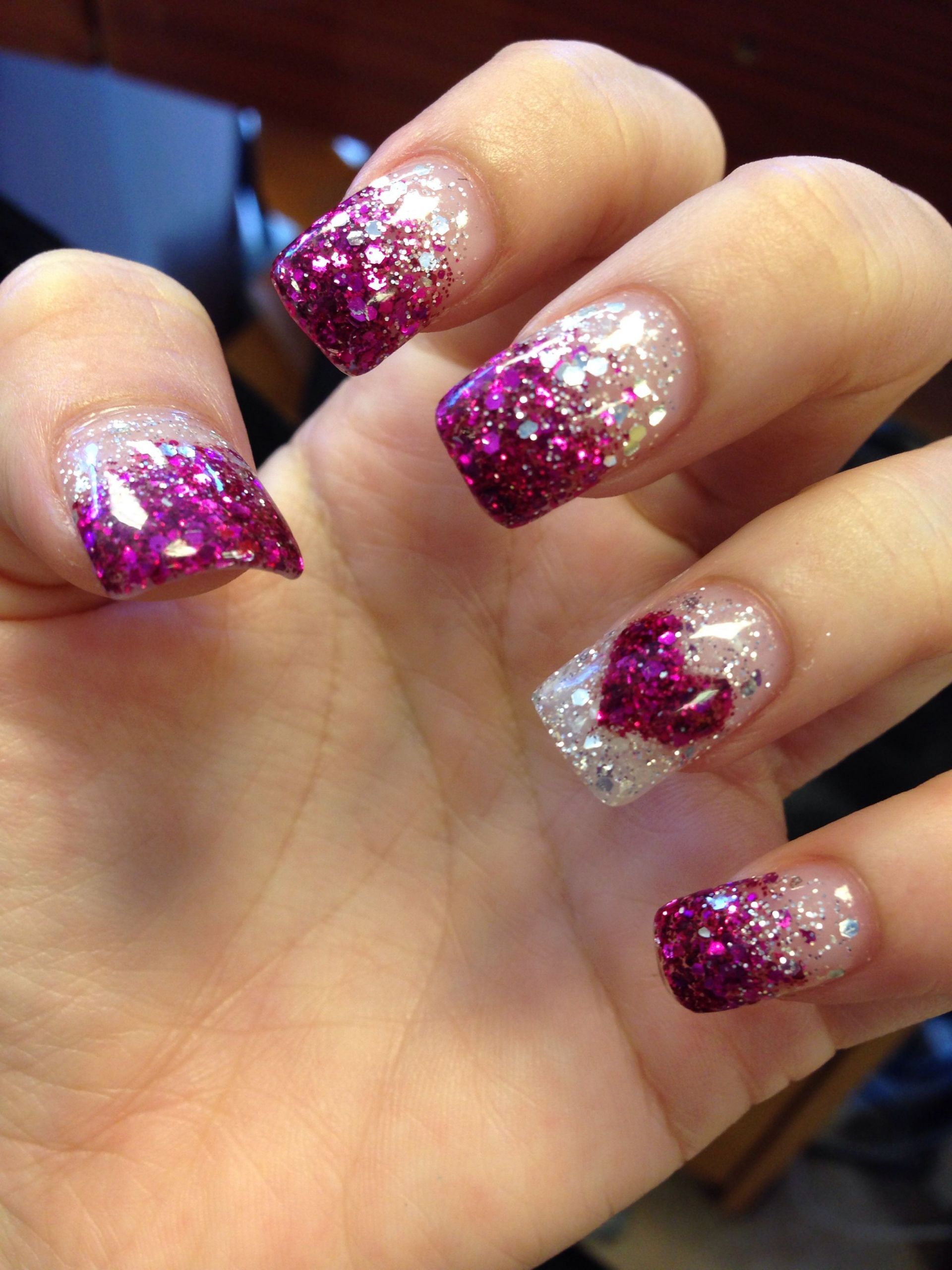 Fade Glitter Nails
 Purple glitter faded nails nails Pinterest