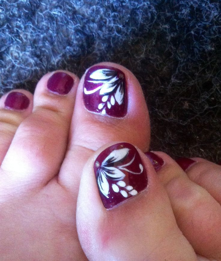Fall Toe Nail Art
 458 best images about Pretty pedicure designs on Pinterest