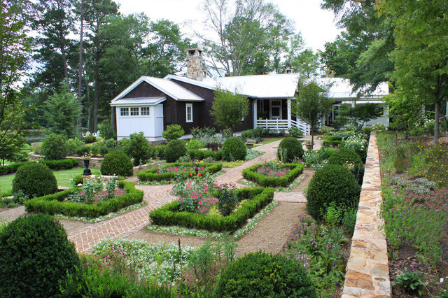 Farmhouse Outdoor Landscape
 Farmhouse Landscape