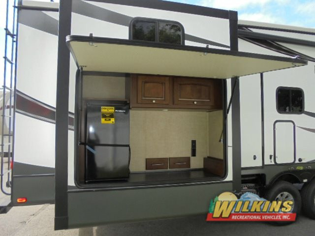 Fifth Wheel With Outdoor Kitchen
 Bunkhouse Fifth Wheel RV Floorplans So Many To Choose