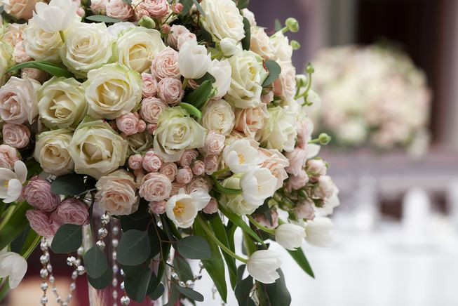 Flower Arrangements Wedding
 Don t toss your wedding flowers — share them