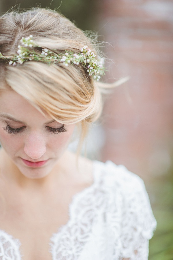 Flower Crown Wedding Hair
 Fabulous Flower Crowns The Perfect Bridal Hair Accessory