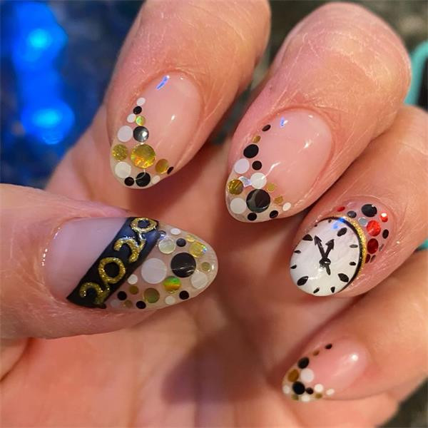 Flower Nail Designs 2020
 30 Trendy Holiday Nail Designs for 2020 New Years
