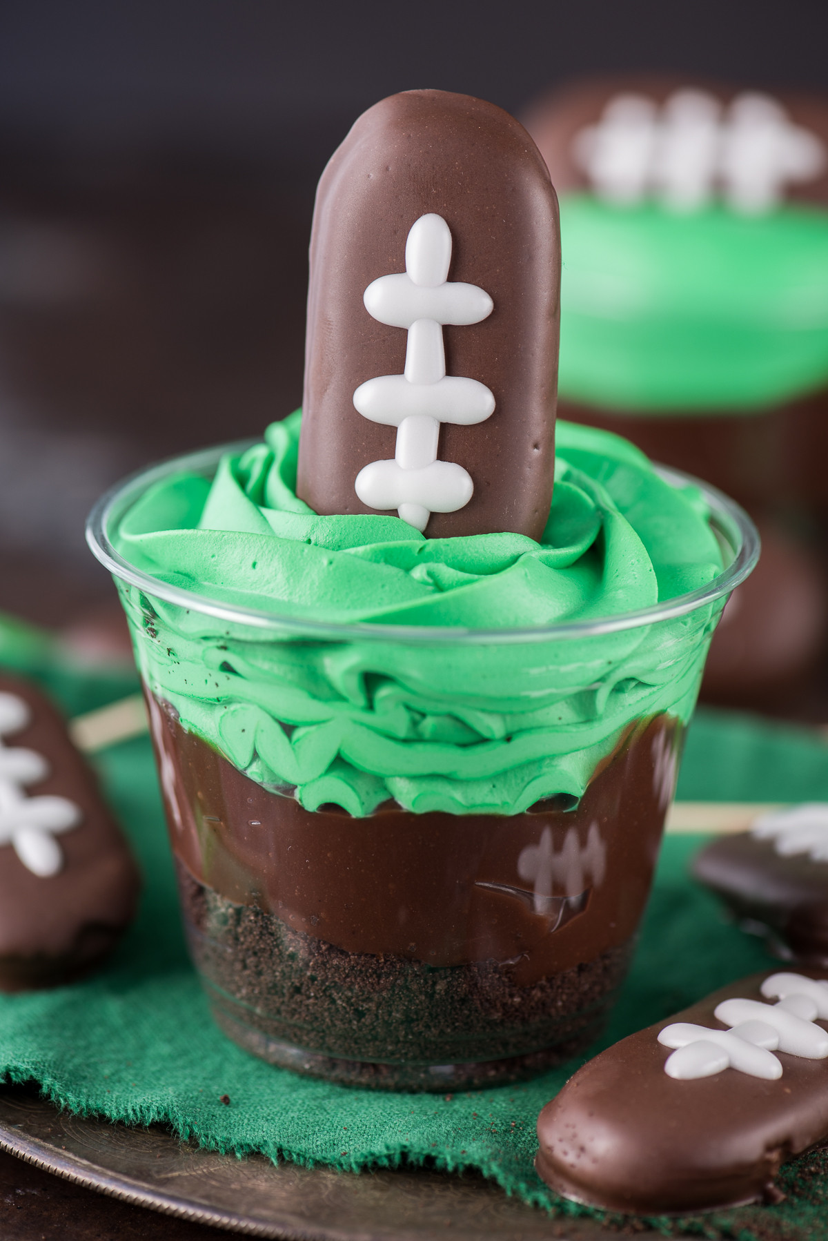 Football Desserts Recipes
 13 Football Shaped Desserts for an Awesome Super Bowl Party