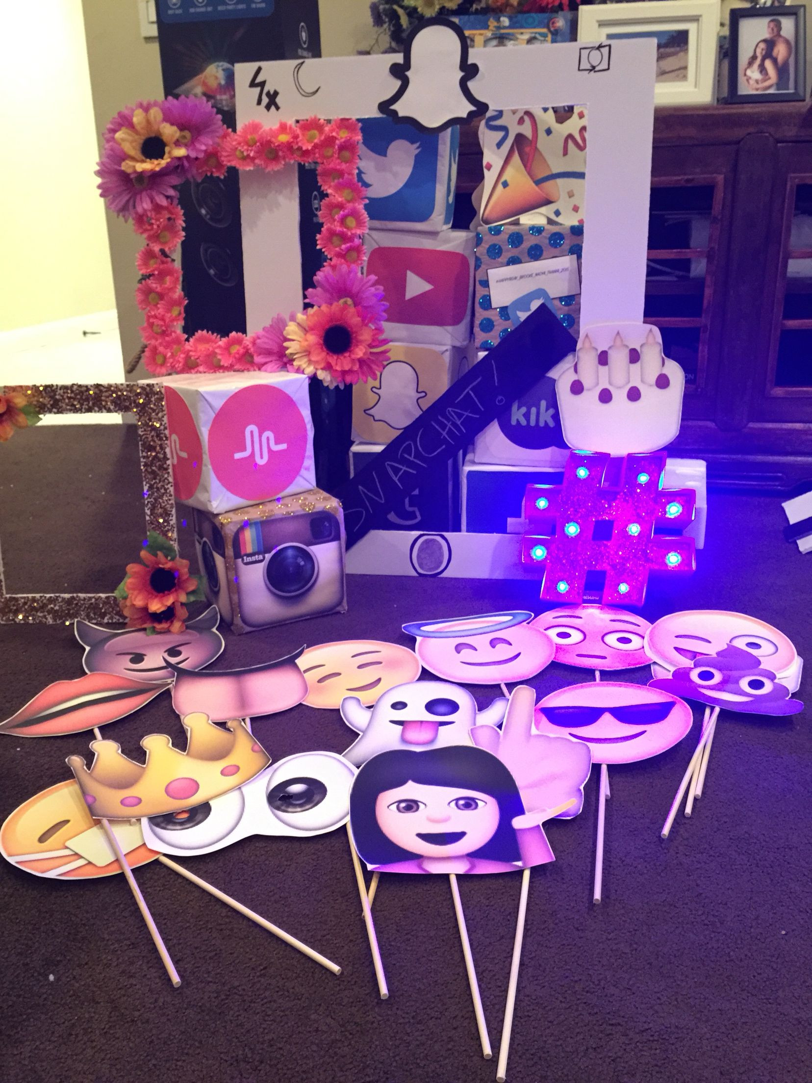 Fun Ideas For Teenage Girl Birthday Party
 Social Media Party props I made