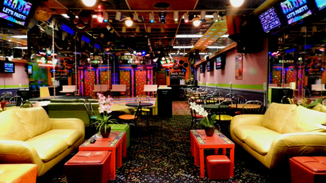 Fun Places To Go For A Teenage Birthday Party
 Colors Birthday Party Places TEEN DANCE PARTIES
