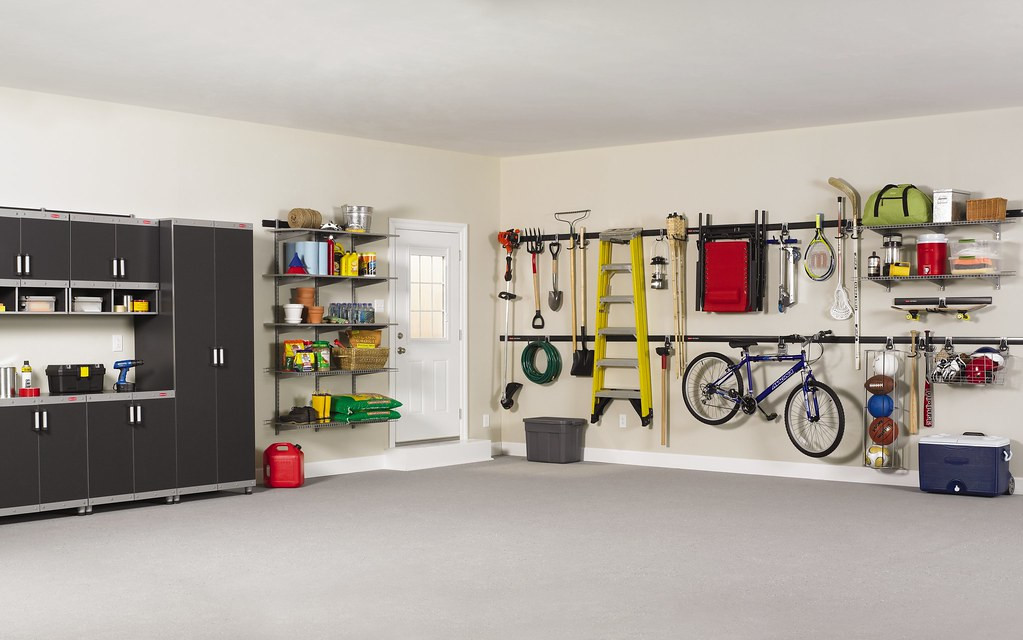Garage Cleaning And Organizing
 Rubbermaid FastTrack Garage Organization System