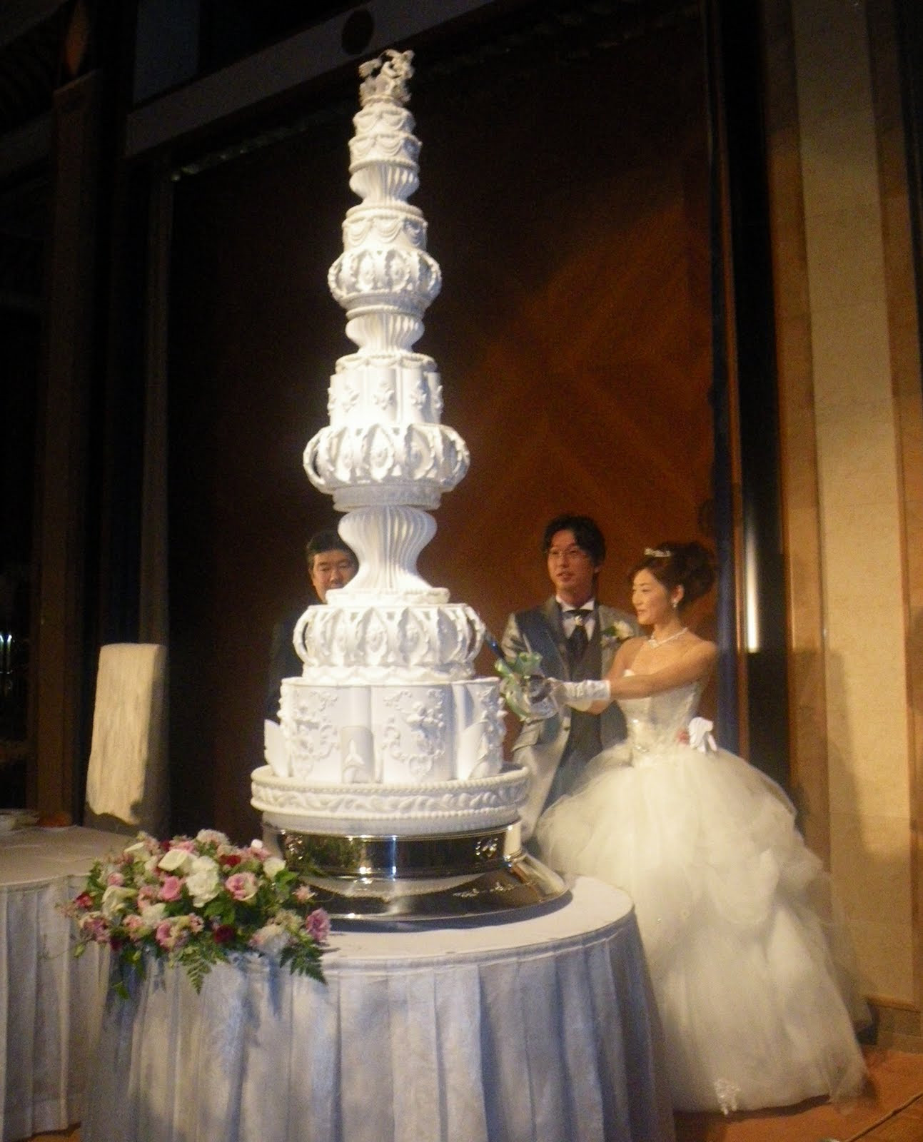 Giant Wedding Cakes
 Diary Giant Wedding Cake