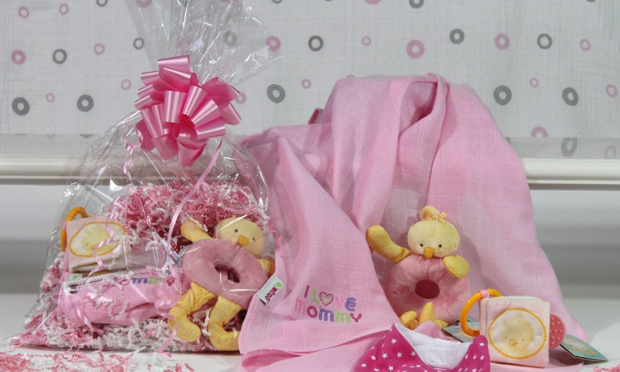 Gift Basket Ideas For Baby Shower
 How to Create Baby Shower Gift Baskets Overstock