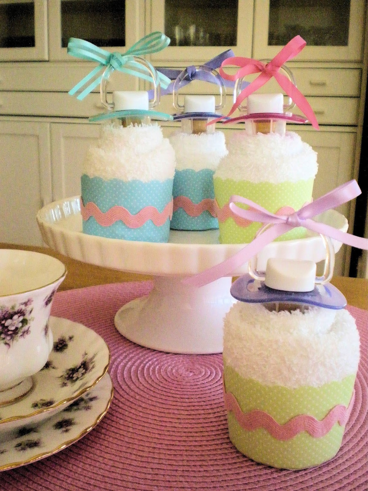 Gift Ideas For Sugar Baby
 Baby Shower Gifts to Make A Spoonful of Sugar