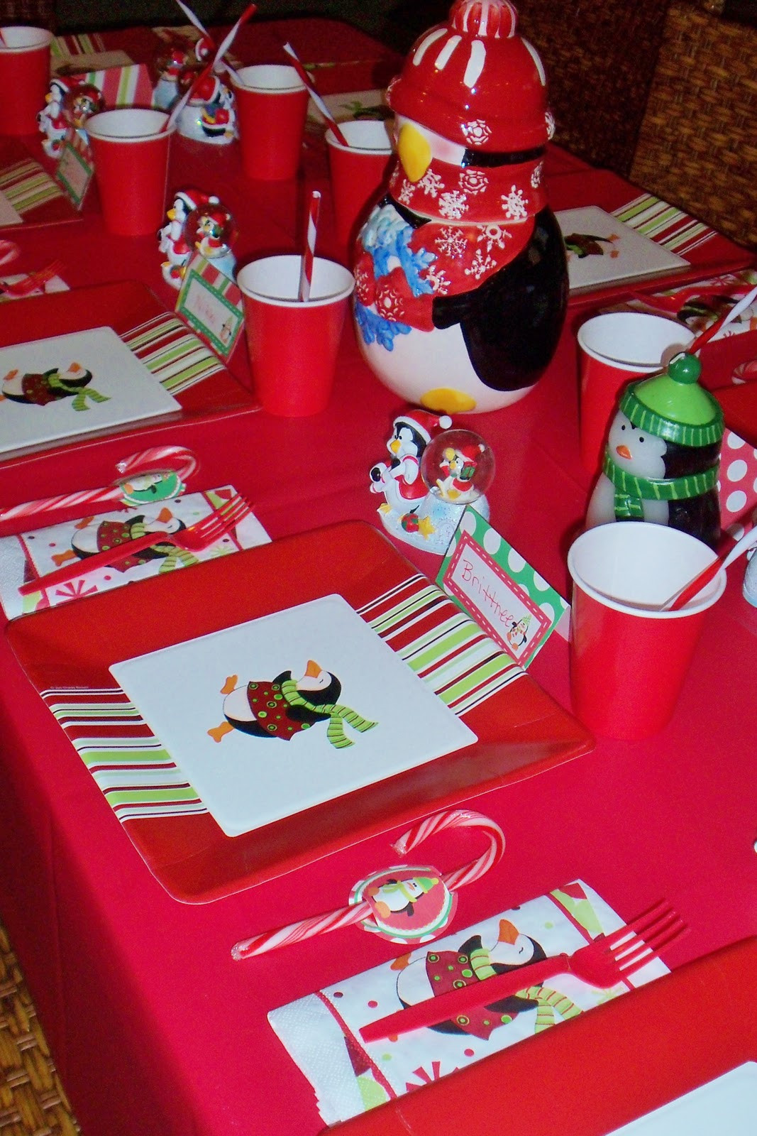 Girl Scout Christmas Party Ideas
 HUNTINGTON BEACH GIRL SCOUT TROOP 746 CHRISTMAS PENGUIN PARTY