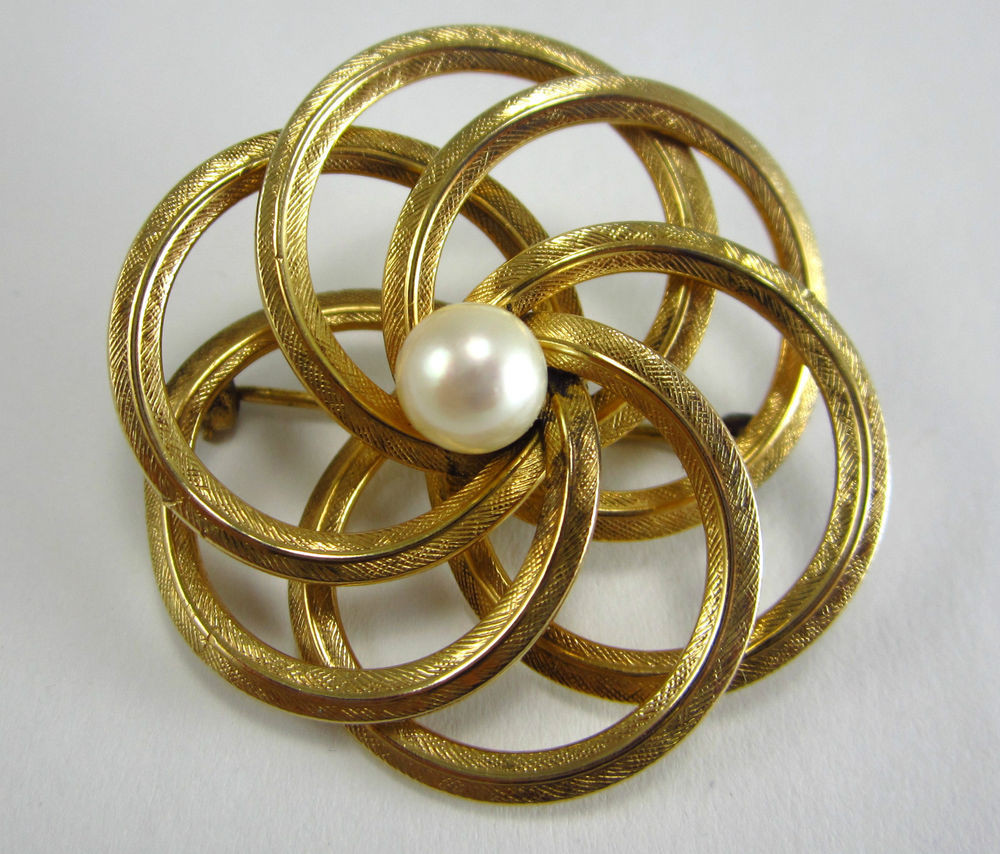 Gold Brooches
 BEAUTIFUL LADIES 10K YELLOW GOLD PEARL BROOCH 5 8 GRAMS