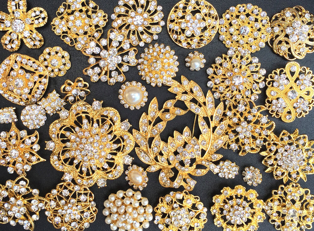 Gold Brooches
 32 Lot Mixed Gold Rhinestone Crystal Button Brooch Pin