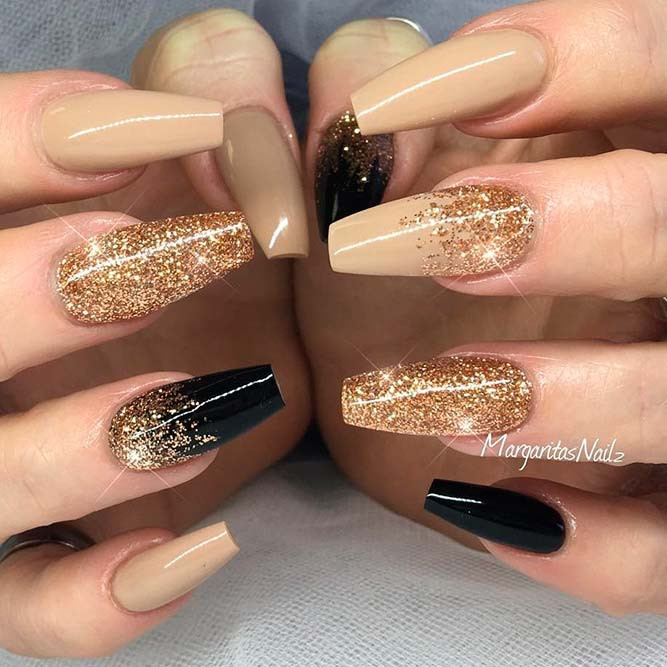 Gold Glitter Ombre Nails
 Fantastic Golden Nails For You To Try
