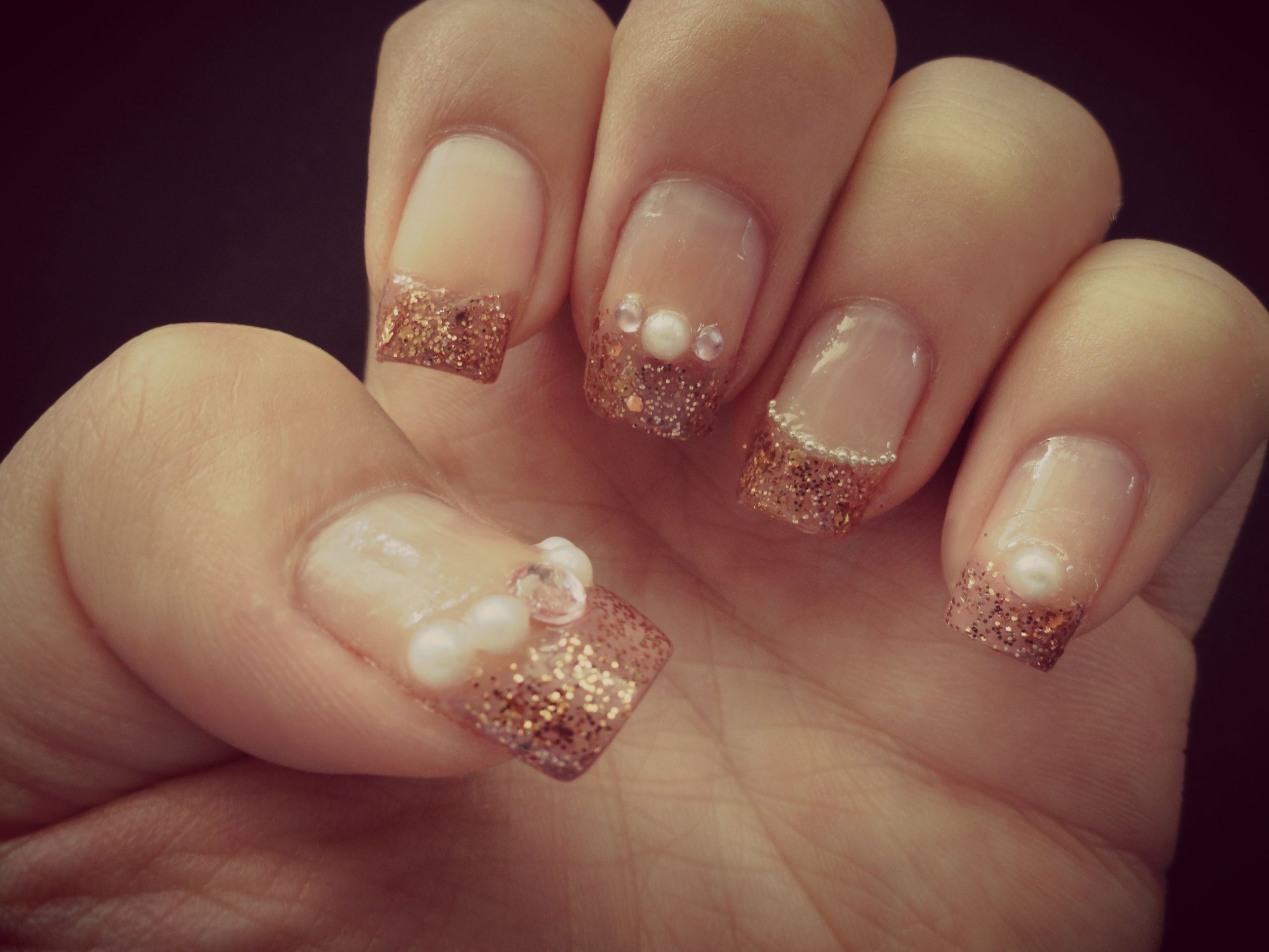 Gold Glitter Tips Nails
 Gold Glitter French Tipped Nails