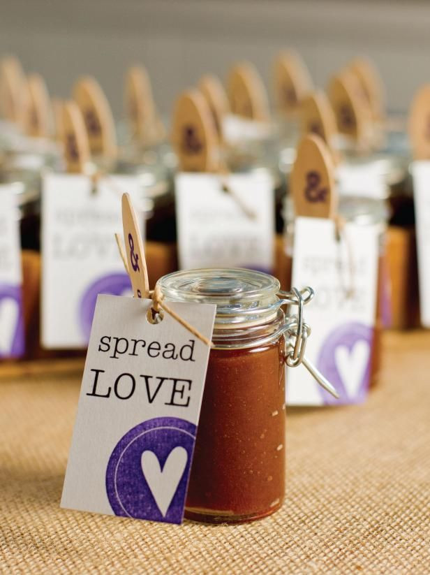 Good Cheap Wedding Gifts
 14 DIY Wedding Favors Your Guests Will Actually Want