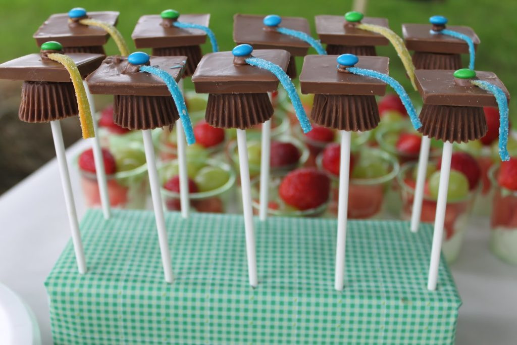 Graduation Party Food Ideas For A Crowd
 Graduation Party Ideas 10 Must Haves You’re Probably