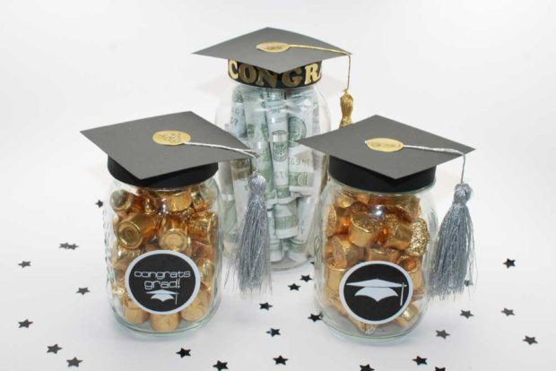 Graduation Party Gift Ideas For Guests
 19 of the Best Graduation Party Favor Ideas Spaceships