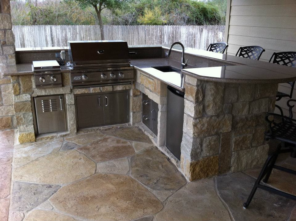 Granite Outdoor Kitchen
 Tips for Choosing the Best Outdoor Kitchen Countertop