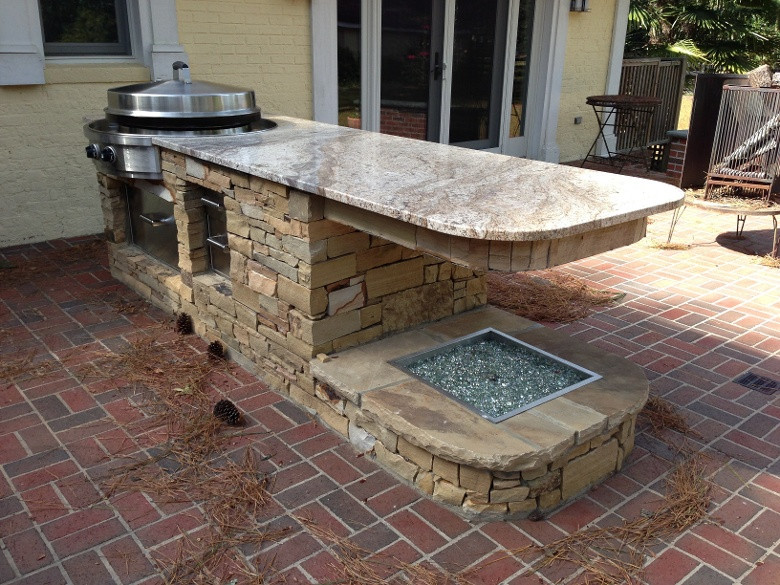 Granite Outdoor Kitchen
 6 Outdoor kitchen designs types and the best countertop