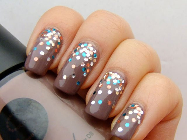 Grey Glitter Nails
 14 Great Nail Art Designs of All Colors for Girls Pretty