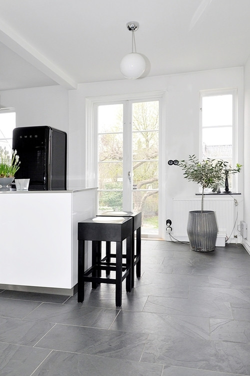 Grey Kitchen Floor
 ATELIER RUE VERTE le blog Black and white pour une