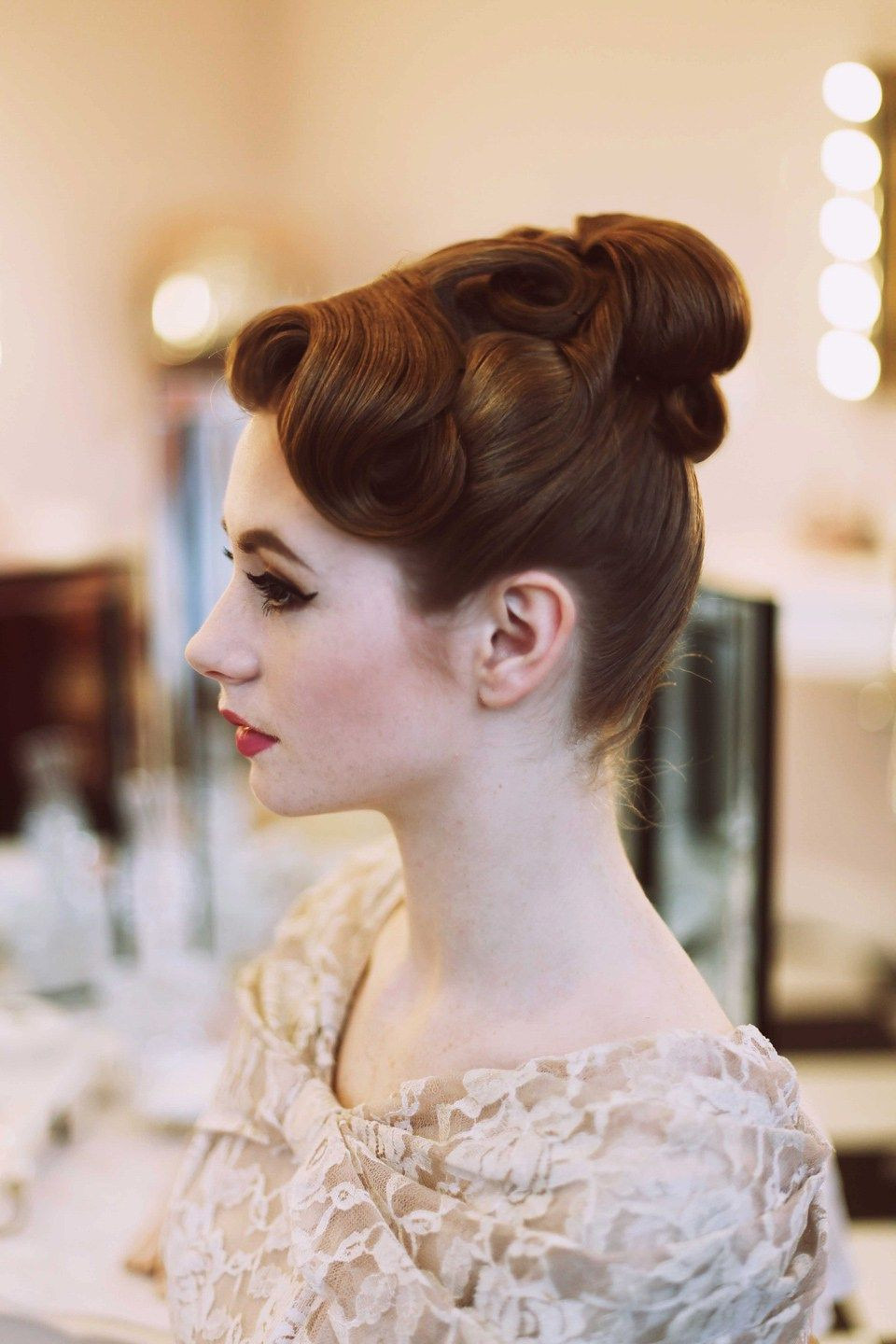 Hair Or Makeup First For Wedding
 Elegant 1950 s Fashion for the Modern Bride