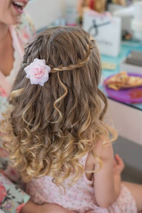 Hairstyles For Little Girls For Wedding
 Flowergirl hair accessories X