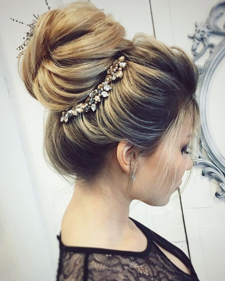 Hairstyles For Wedding Parties
 640 best Wedding and Bridal Hair images on Pinterest