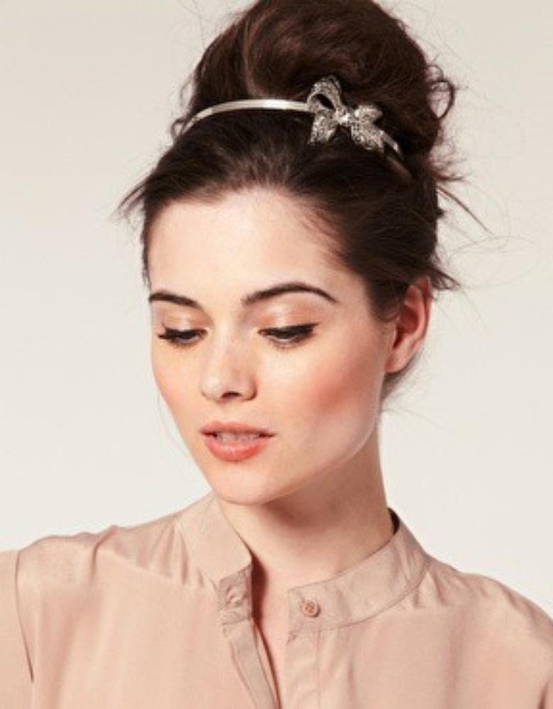 Hairstyles For Working Women
 Easy Updo s that you can Wear to Work Women Hairstyles
