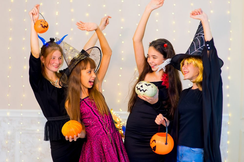 Halloween Party Ideas Teenagers
 30 Halloween Party Ideas for Adults Teenagers & Kids