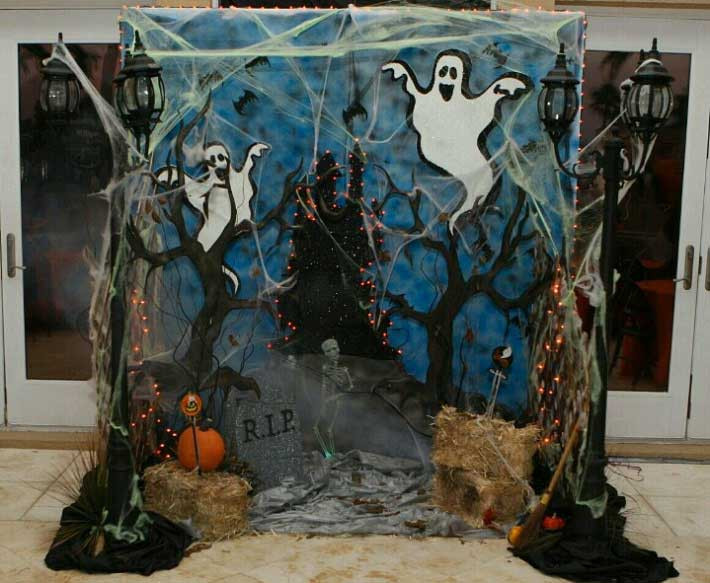 Halloween Party Photo Booth Ideas
 12 Halloween Party Decoration Ideas To Make Your Party
