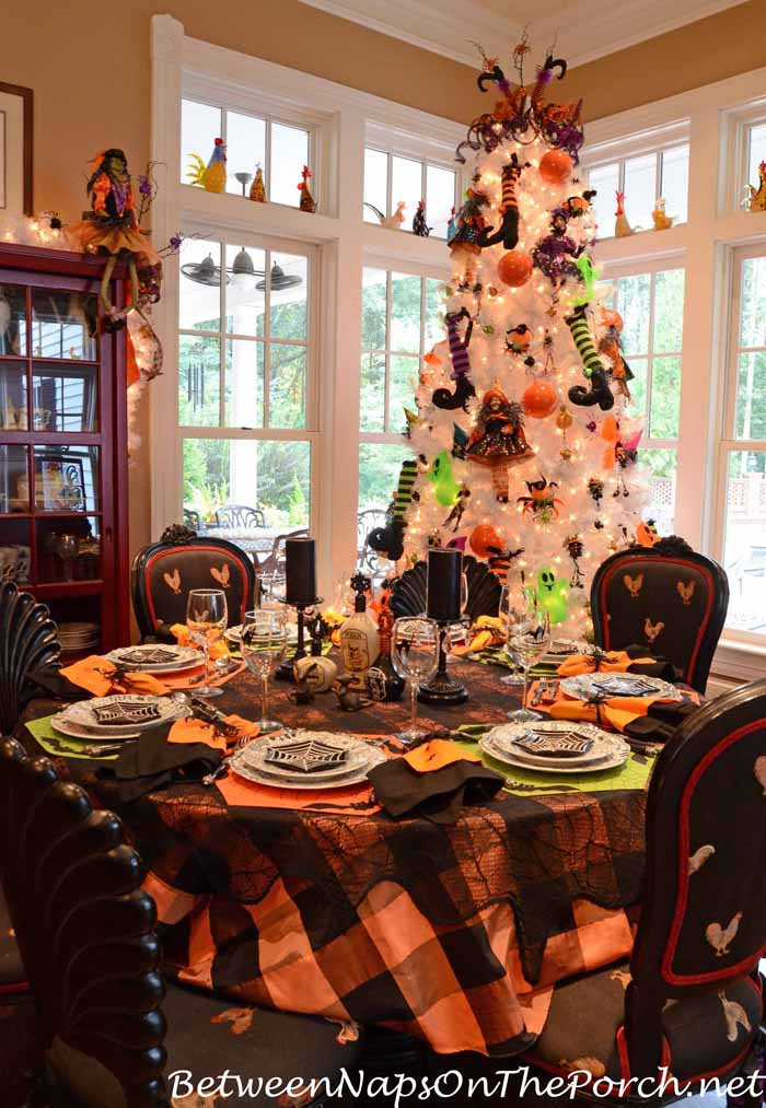 Halloween Party Table Ideas
 Halloween Table Settings Tablescapes For Adults And For